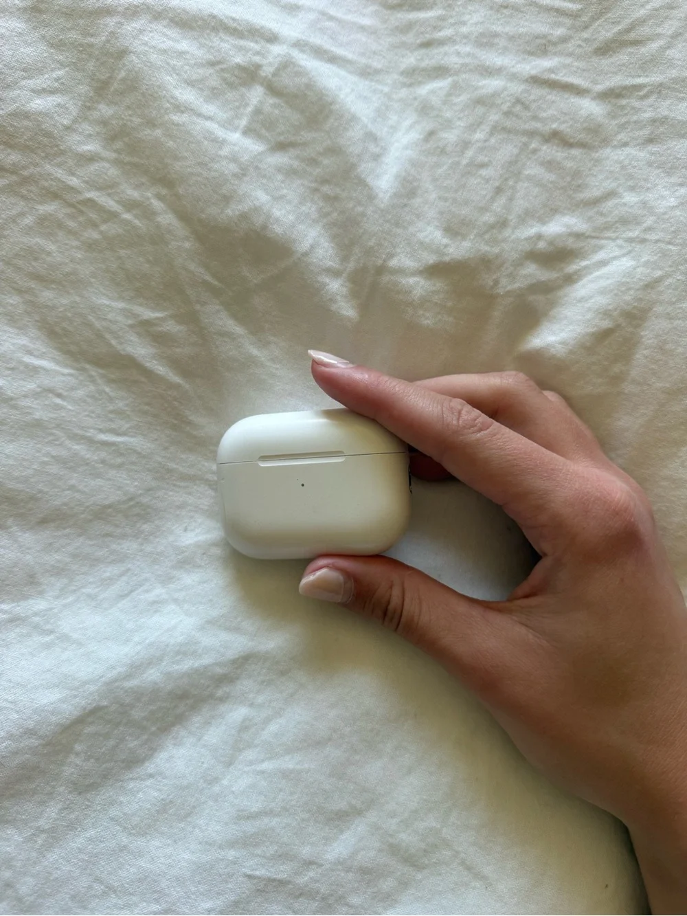 Apple AirPods 2 Rarely used, some scratches but in great condition